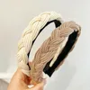 Fascia per capelli da donna alla moda Copricapo lavorato a maglia casual Morbido turbante di colore solido Treccia pieghettata Fascia per capelli Accessori per capelli autunnali Adulto