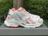 Triple s Designers Women Mens Casual Shoes Retro Runner 7.0 Sneakers Trainers ينقل إحساس الركض والمشي لمسافات طويلة
