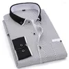 Męskie koszulki męskie Mężczyznę Modną koszulę z długim rękawem YL0106 Slim Fit Male Business Chemise Homme Soft Commisas de Hombre