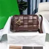 Bolsas de noite 7a Designer de alta qualidade Intrecciato Cassete acolchoado Bolsa de ombro de ombro lamies tecidos teceling skinkkin couro genuíno rosa moda corporal