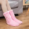 Chaussettes floues pour femmes hiver chauds confortables couchage moelleux chaussettes de sol sans glissement avec poignées