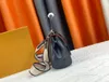 Tz Ladies Cluny BB Mini Handväska 4 Färger Crossbody Bag med avtagbar tvåtonbrett Shoul Der -band Kvinnor Designer axelväskor med harts M58925 M58928 M58931