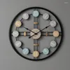 ウォールクロック大型サイズの時計ヴィンテージメタルウォッチデジタルルームの装飾メカニズムモダンなデザインホームデコレーションアクセサリー