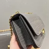 Satchel Bag Zinciri Lüks Tasarımcı Marka Moda Omuz Çantaları Çanak Çantalar Kadınlar Mektup Yüksek Kaliteli Çanta Telefon Çantası Cüzdan Metalik Lady Plain Artwork