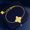 Itália Brand Clover Designer Charm Bracelets 18K Gold Shining Bling Crystal Diamond Sweet 4 Folhas Pulseira de Flores Folhas Jewelr250V