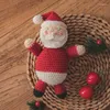 Decorazioni natalizie 1pc Giocattolo per bambini Fatto a mano all'uncinetto Giocattoli sonaglio di Natale Babbo Natale Ginger Man Moose Bambole di peluche Regalo nato per bambini