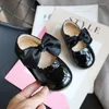 Sapatos planos Autumn meninas Patente Princesa de couro 2022 Spring Children Bow Mary Janes Party for Kids Dress