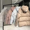 2023 Nova Moda G Down Jacket C Feminino Curto Branco Rosa Label Pastéis Série Parker Homens Macarons Junção Trendy Hooded Capsule Pão Jaquetas Top Quality