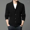 Pulls pour hommes de haute qualité automne hiver Cardigan hommes épais tricoté solide pull Jakcet mode col rabattu simple boutonnage