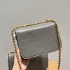 Satchel Bag Zinciri Lüks Tasarımcı Marka Moda Omuz Çantaları Çanak Çantalar Kadınlar Mektup Yüksek Kaliteli Çanta Telefon Çantası Cüzdan Metalik Lady Plain Artwork