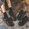 Sepatu Oxford Retro Elegan Inggrist Wanita Sepatu Pantofel Düz Kantor Wanita Klasik Moccasin Kulit Hitam Coklat Baru 220614