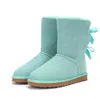 2022 Snow Boots Varm stövel Mjukt fårskinn Håll med kort Dustbag Vacker gåva Hot Sell Winter Aus Half U3280 Two Bow Women