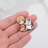 Spille anime Amico Account Distintivo in metallo Accessori spilla Sciarpa di seta Bottone Gatto Xia Mu Guizhi Cartone animato