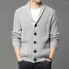 Pulls pour hommes de haute qualité automne hiver Cardigan hommes épais tricoté solide pull Jakcet mode col rabattu simple boutonnage