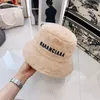 Womens Men Bucket Hats Lamb Wool Winter Caps Soft Warm Letter Fisherman Hat Fashion Match Down Jacket with Christmas Gift1044496