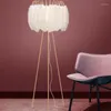 Floor Lamps Feather Designer Lamp Tripod Nordic Vibe Minimalist Blooming Art Bedroom Lampe De Chevet Chambre Furniture