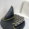 Triangle Designer Bull Borse Women Textile Chain Symbole Borse Fashion Hardware Letters Mini Bagna Rimovibile Cintura di spalle due