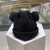 Luxury Winter Sticked Hats Designers For Women 2 Colors Sweethearts Lovely Bear Ear Cap Fited Hat Håll varma tillbehör P22101907