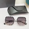 Designer solglasögon för män och kvinnor senaste säljer VA2052 Classic Fashion Gafas de Sol Quality Glass UV400 Lens Random Box