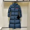 2022 Dise￱ador de mujer Down chaqueta Distaler￭a PARKA Mujeres Ropa de viento con capucha c￡lidos