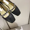 Zapatos de vestir Zapatos de mujer con cuentas de perlas Diseñador de lujo Cabeza cuadrada Francés Boca poco profunda Alto S Primavera Temperamento simple Moda media