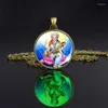 Pendentif Colliers 1 pc Lumineux Lakshmi Déesse Dieu Ganesh Bronze Collier Glowing Hindouisme Verre Cabochon Bijoux Amulette Cadeau