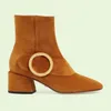 2022 Femmes Designers Chaussures en cuir surdimensionnées Hommes Bottes Cheville Martin