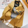 Donne Luxurys sciarpe Nuovo designer inverno lana inverno jacquard sciarpa in cashmere da donna sciarpa Varfs v lettere a scialle spessa d2210191f