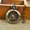 Orologi da taschino Orologio meccanico di lusso con intaglio in bronzo per uomo Donna Orologio con ciondolo a forma di fiore Steampunk con cassa incisa con numeri romani