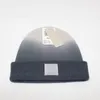 Modebrev stickade hattar designer mössor unisex gradient skalle kepsar vinter varm virkning hatt motorhuven hip hop stickning cap sport öron muff 8 färger