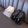 Flat Shoes Cnfsnj 2022 Малыш мода Sport Белая блестка причинно-следственная связь для девочки девочка Kid Pu Кожаные кроссовки детей блеск