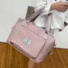 Duffel Bags Водонепроницаемые путешествия Женщина, вырезающая сумочки на открытом воздухе