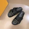 2022summer slippers Slide Bom 1A3R5M Slids Slides Sandals Flat Mule بارد بارد بدون مجهود مع شعار الذهب 2 المعدلة