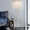 Floor Lamps Feather Designer Lamp Tripod Nordic Vibe Minimalist Blooming Art Bedroom Lampe De Chevet Chambre Furniture