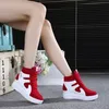Outros sapatos Red Sneakers mulheres novas plataformas de alta plataforma casual Casual