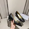 Zapatos de vestir Zapatos de mujer con cuentas de perlas Diseñador de lujo Cabeza cuadrada Francés Boca poco profunda Alto S Primavera Temperamento simple Moda media