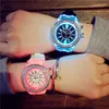 Montres-bracelets 50 pcs/lot vendre mode Silicone bande amoureux montres genève LED Quartz brillant étudiants en gros