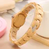 Relógios de pulso mãos luminosas de madeira relógio feminino Full Wood Quartz dobrável Buckle Watch Relógios de discagem numeral de número