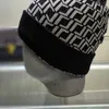 Tasarımcı Kasketleri Kaput Kadın Erkek Kış Casquette Kaşmir Şapka Bere Kova Yün Şapka Örme Kap Marka Mektup Elastik Kapaklar