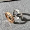 Bagues pour femmes Bague de luxe de créateur Bagues de mariage Diamant incrusté de monogramme Design Couple Mariage Cadeau de la Saint-Valentin Apparence exquise Écharpe Double bien