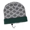 2022 nouveau chapeau tricoté mode lettre impression casquette populaire chaud coupe-vent extensible multicolore haute qualité bonnet chapeaux personnalité rue style couple chapeaux