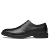 Dress Shoes Męskie derby prawdziwa skóra 2022 Formalne klasyki męskie czarne brązowe eleganckie biuro dla mężczyzn butów ślubnych mężczyzna
