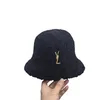نساء مصمم دلو قبعة شتوية شتوية قبعة قبعة من الجمجمة قبعات التزلج على القبع