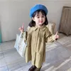 コート2022春秋の韓国の子供の服の女の子ベビードールウィンドブレーカーキッズラペルルーズとかわいいシングルブレスト