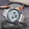 Luxury Mens en cuir en cuir Solid Steel Band Six Aignele Multi-fonction montre une montre de quartz avec des loisirs de fonction de calendrier