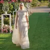 Fantastisk mantel Bröllopsklänningar med Cape Sleeve Bead High Collar Bridal Gown Pleat Illussion Vestido de Noiva Manga Longa Longa