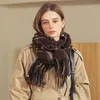 Bufandas 2022 al por mayor de moda Ladi cálido borla Pashmina bufanda chales personalizados invierno mujeres rayas cuadros Cachemira bufanda