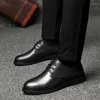 Dress Shoes 20121 Derby Echt lederen koe Party Classic Brown Black Formal Shoe Man Young Wedding Elegant Office for Men