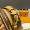 Designer väskor Kvinnor Luxry Påsar Full Set Geninue Leather Round Crossbag Fashion Nurse Package Classic Message Bag Axla Shoulder Lady Brand Shoulder Bags
