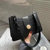 Bolsos de noche Bolso de mujer Palillos Patrón de cocodrilo Accesorios para el hombro Cadena de color caramelo Bolso para axilas Diseño de moda de cuero